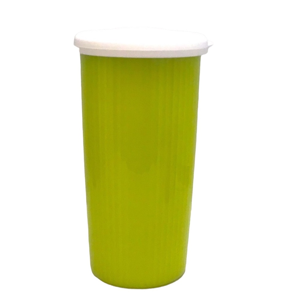 🦄 Tupperware Tumbler with lid. - NWOT